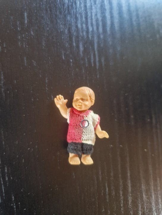 Vintage Feyenoord baby popje met shirt, Ophalen of Verzenden, Zo goed als nieuw, Babypop, Levensecht of Reborn