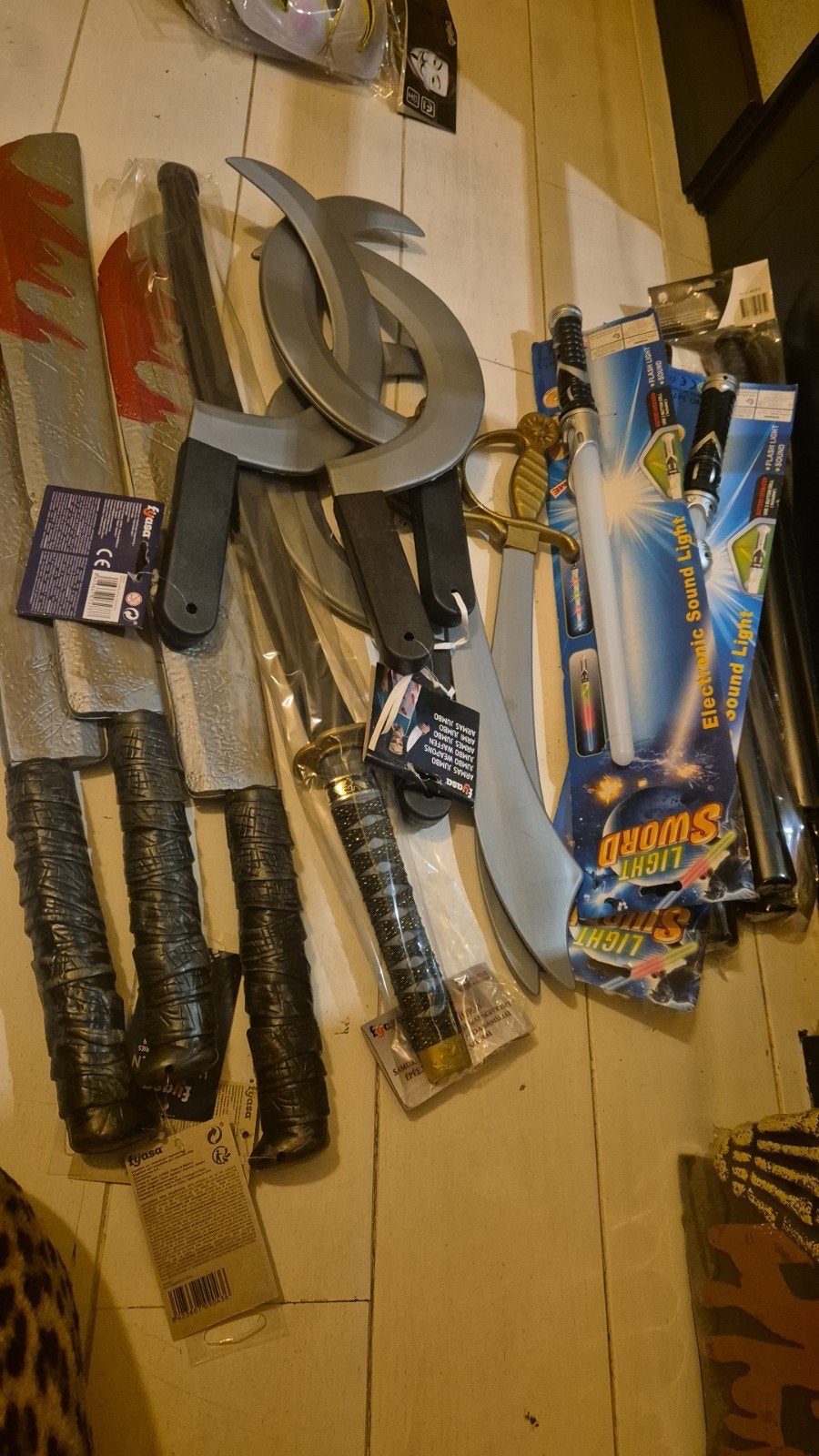 Grote mix van Halloween feestartikelen en kostuums, Ophalen of Verzenden, Nieuw, Halloween of Griezel