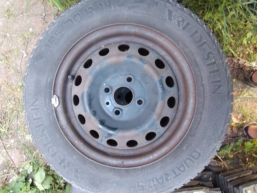 Hyundai velgen met band en wieldop, Ophalen, 14 inch, Gebruikt, 175 mm