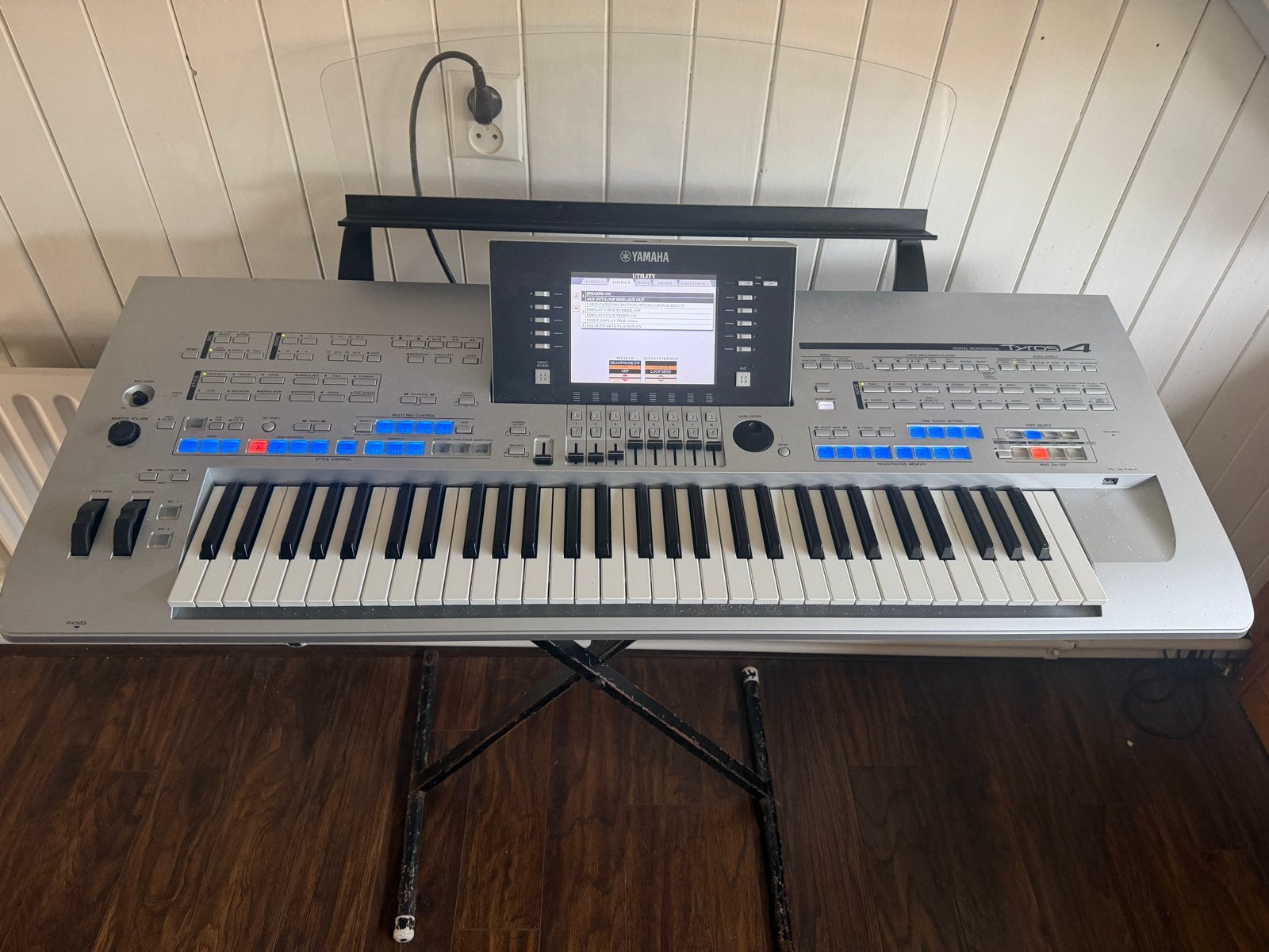Yamaha Tyros 4 Workstation Keyboard met Flightcase, Ophalen of Verzenden, 61 toetsen, Gebruikt, Midi-aansluiting