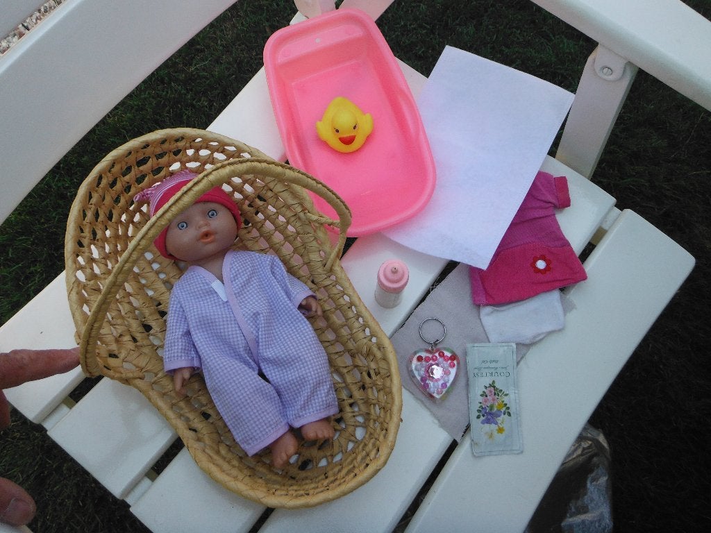 baby pop met  mandje + badje + acc, Ophalen of Verzenden, Zo goed als nieuw, Babypop
