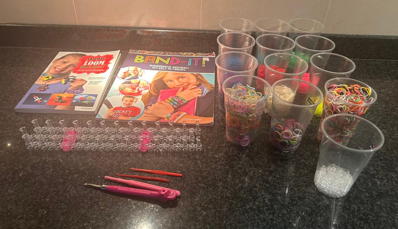 Loom bandjes/set, Ophalen of Verzenden, Zo goed als nieuw, Knutselen