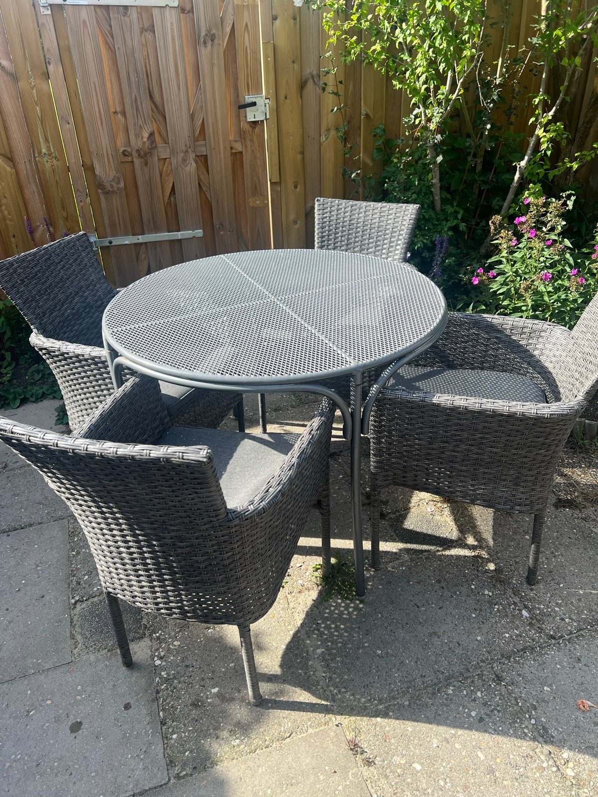 Tuinset, metalen tafel, 4 stoelen met kussens, Tuin en Terras, Ophalen, 4 zitplaatsen, Gebruikt, Eettafel