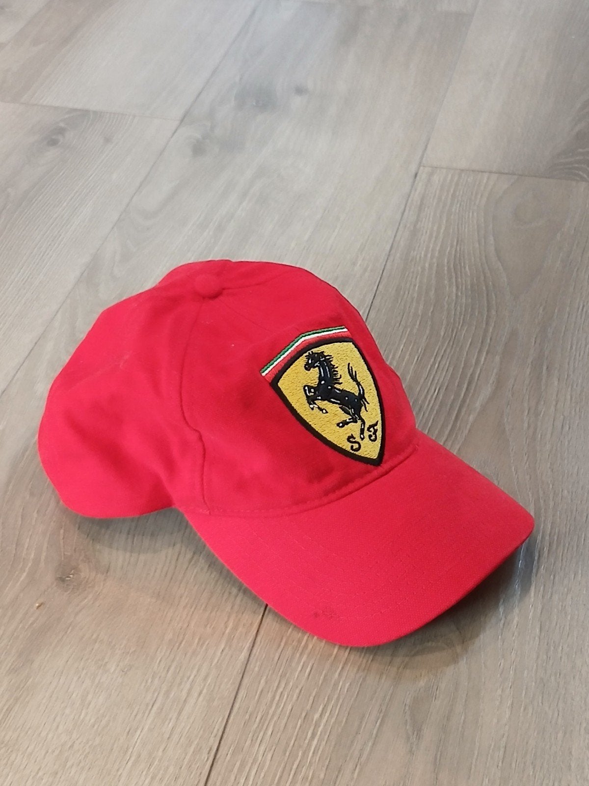 Vintage Ferrari F1 Cap – Schumacher Era – Official Lic. IDEA, Kleding | Heren, Ferrari, Pet, Gedragen, One size fits all