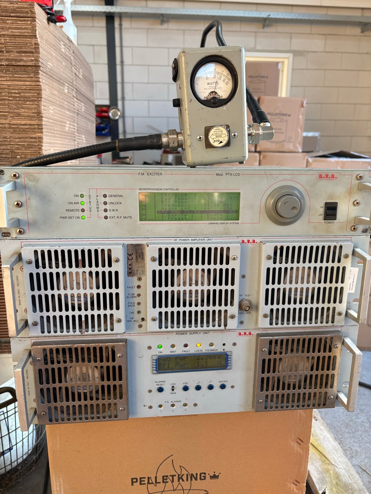 RVR PJ2000 Eindtrap - 2kW FM Exciter met Bird Wattmeter, Ophalen, Gebruikt