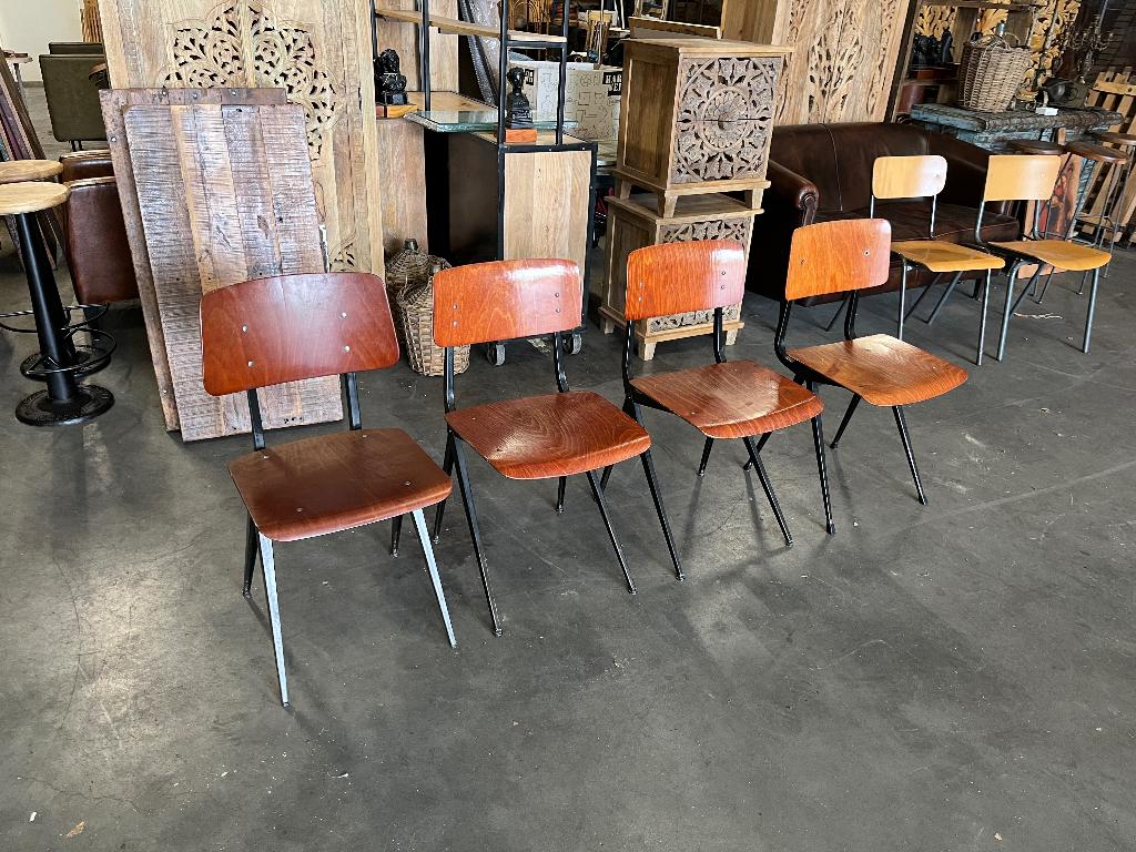 4 Mooie Schoolstoelen fraai model, Gebruikt, Bruin, Ophalen of Verzenden, Vier