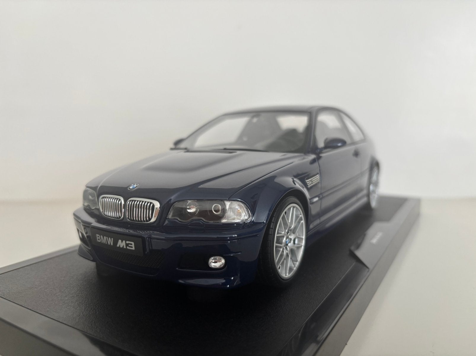 BMW M3 CS Interlagos Blue Metallic 2005 1:18 (nieuw), Hobby en Vrije tijd, Modelauto's | 1:18, Verzenden, Nieuw, Auto, OttOMobile