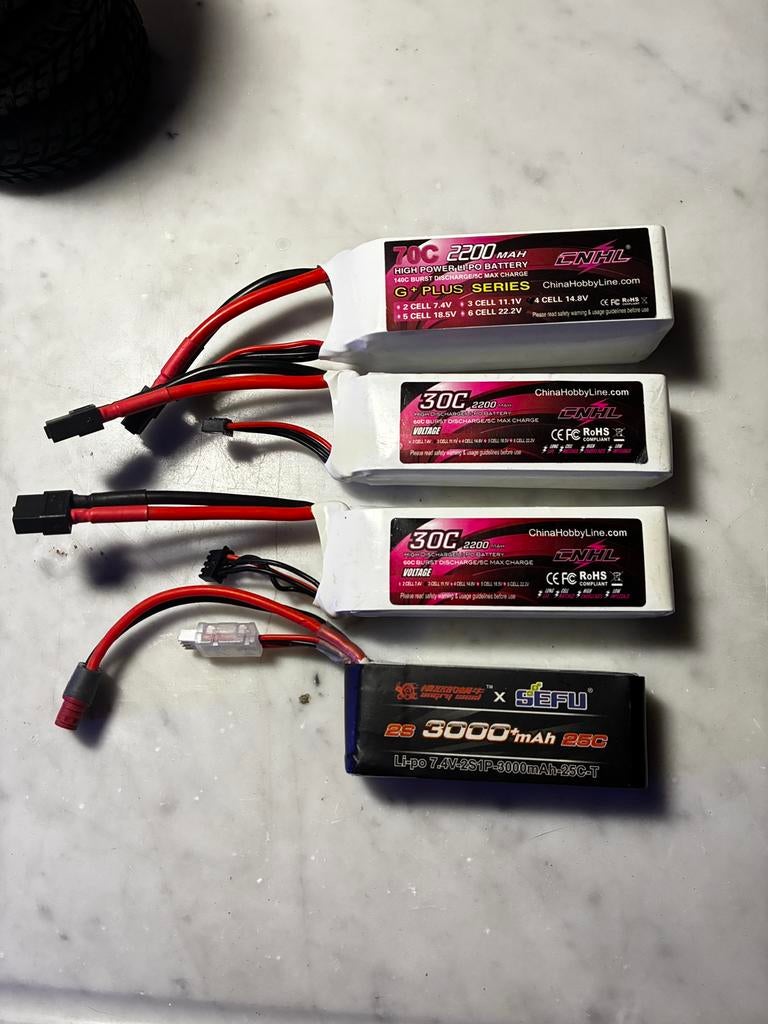 4s, 3s 2s lipo. Arrma grom, Ophalen of Verzenden, Zo goed als nieuw, Overige schalen, Onderdeel