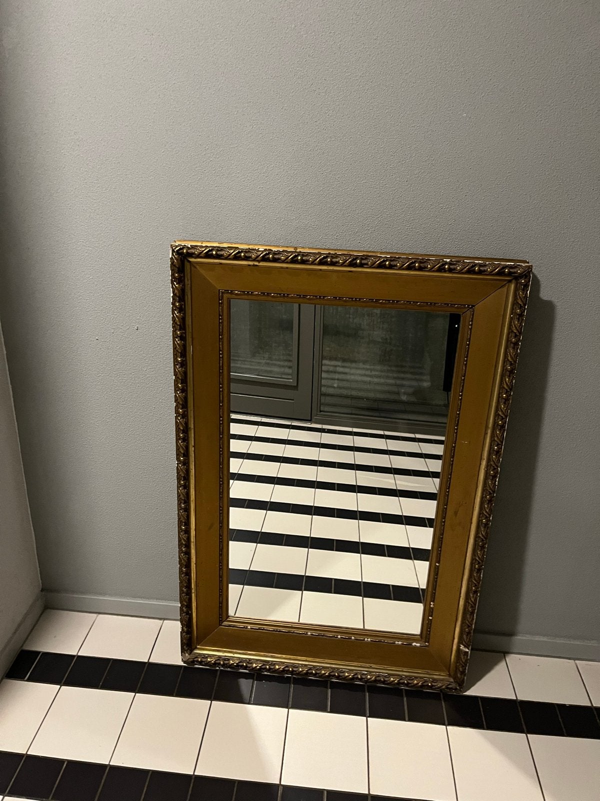 Gouden spiegel met sierlijke lijst, Ophalen, Rechthoekig, 50 tot 100 cm, 100 tot 150 cm