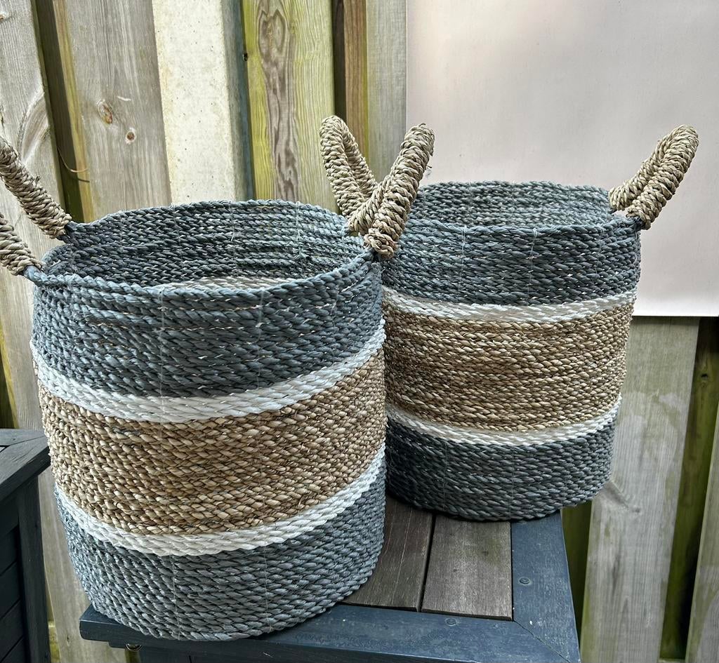 2 mooie zeegras manden, Huis en Inrichting, Woonaccessoires | Schalen en Manden, Ophalen of Verzenden, Zo goed als nieuw, Rond