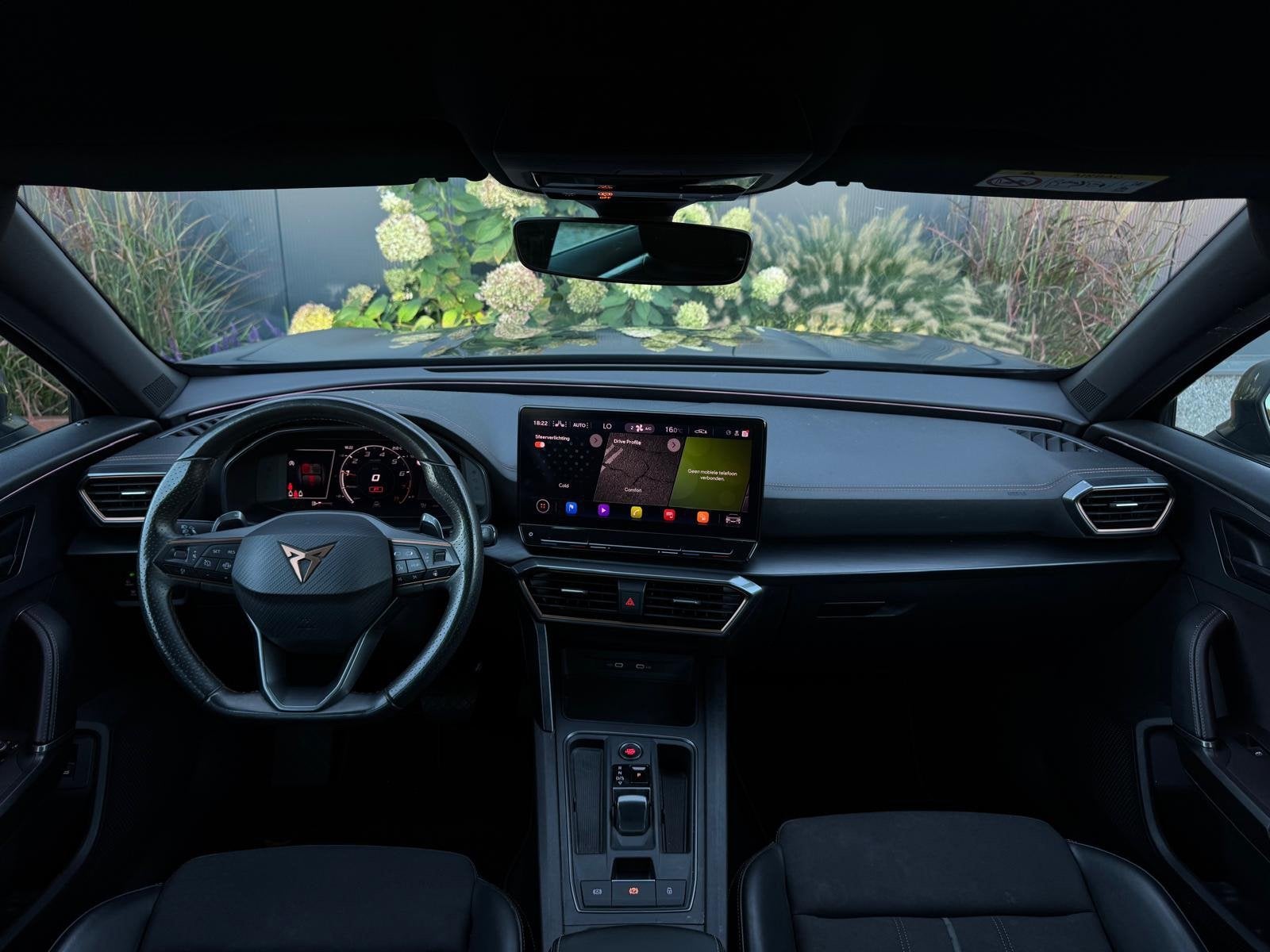 Cupra Formentor 1.5 TSI Business M22 NAVI|APPLE CARPLAY|LEDE, Auto's, 4 cilinders, Leder en Stof, 1500 kg, 5 stoelen