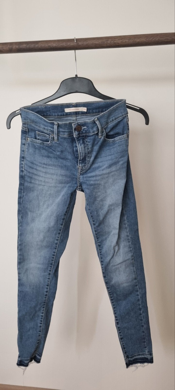 Levi's 710 Jeans - W26 L28, Ophalen of Verzenden, Zo goed als nieuw, Blauw