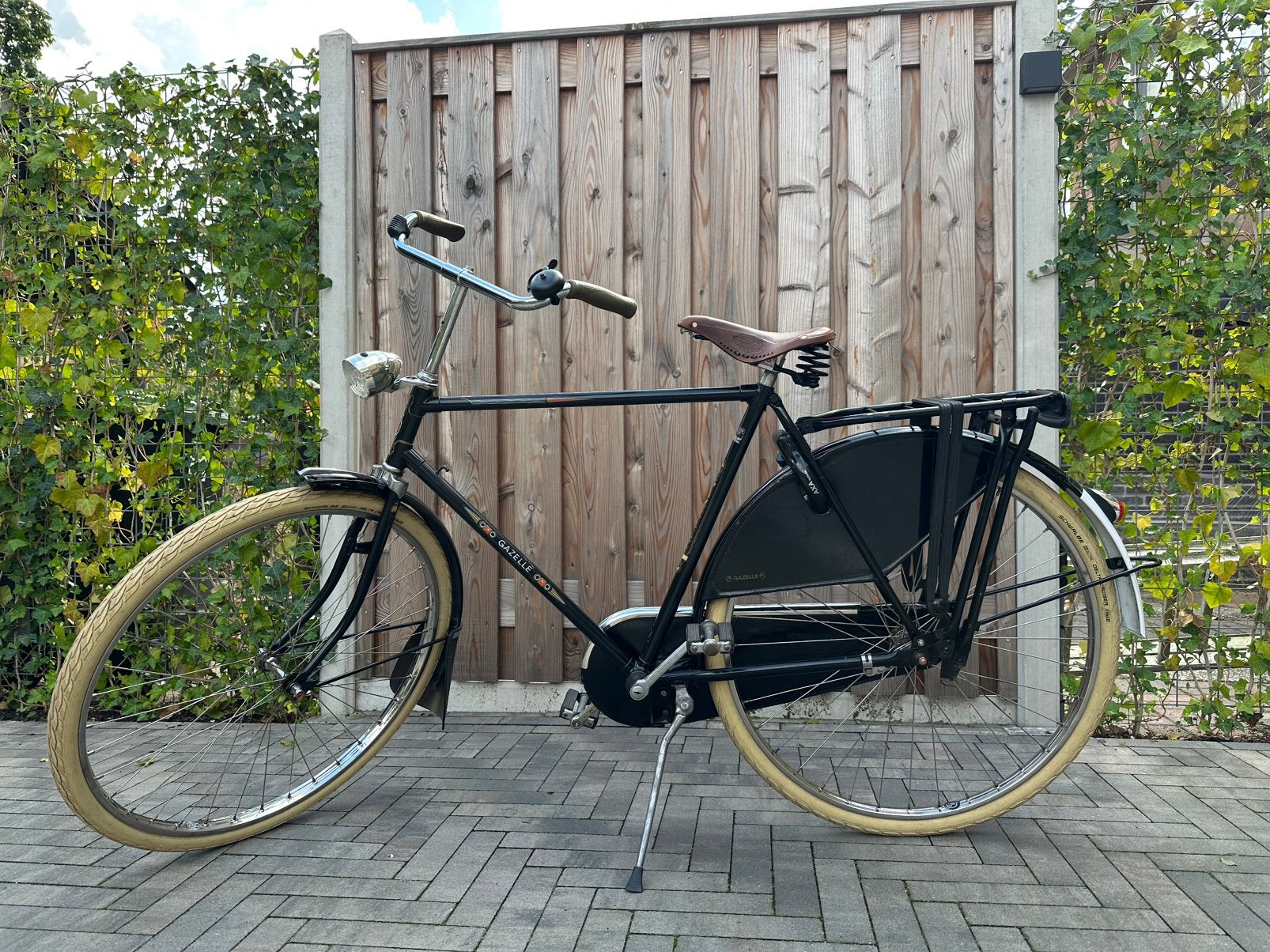 Gazelle opafiets tour populair met nieuwe onderdelen, Fietsen en Brommers, Ophalen, Terugtraprem, Zo goed als nieuw, 57 tot 61 cm
