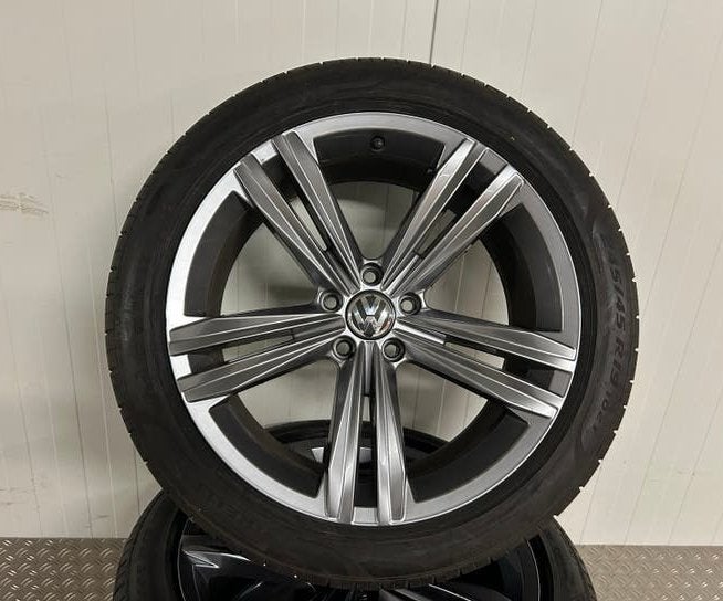 Originele VW Tiguan sebring 19 inch 5x112 Pirelli P-zero, Banden en Velgen, VW, Personenwagen, **