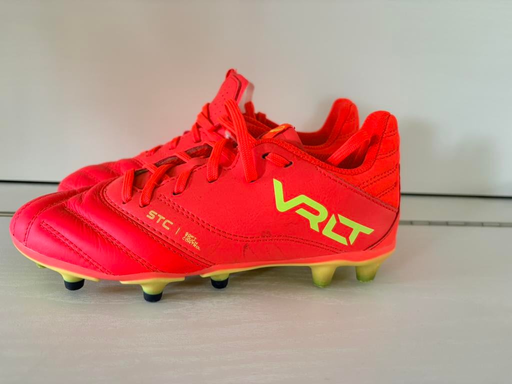 Kipsta Voetbalschoenen kind Viralto II FG oranjerood maat 33, Sport en Fitness, Voetbal, Schoenen, Ophalen of Verzenden, Zo goed als nieuw