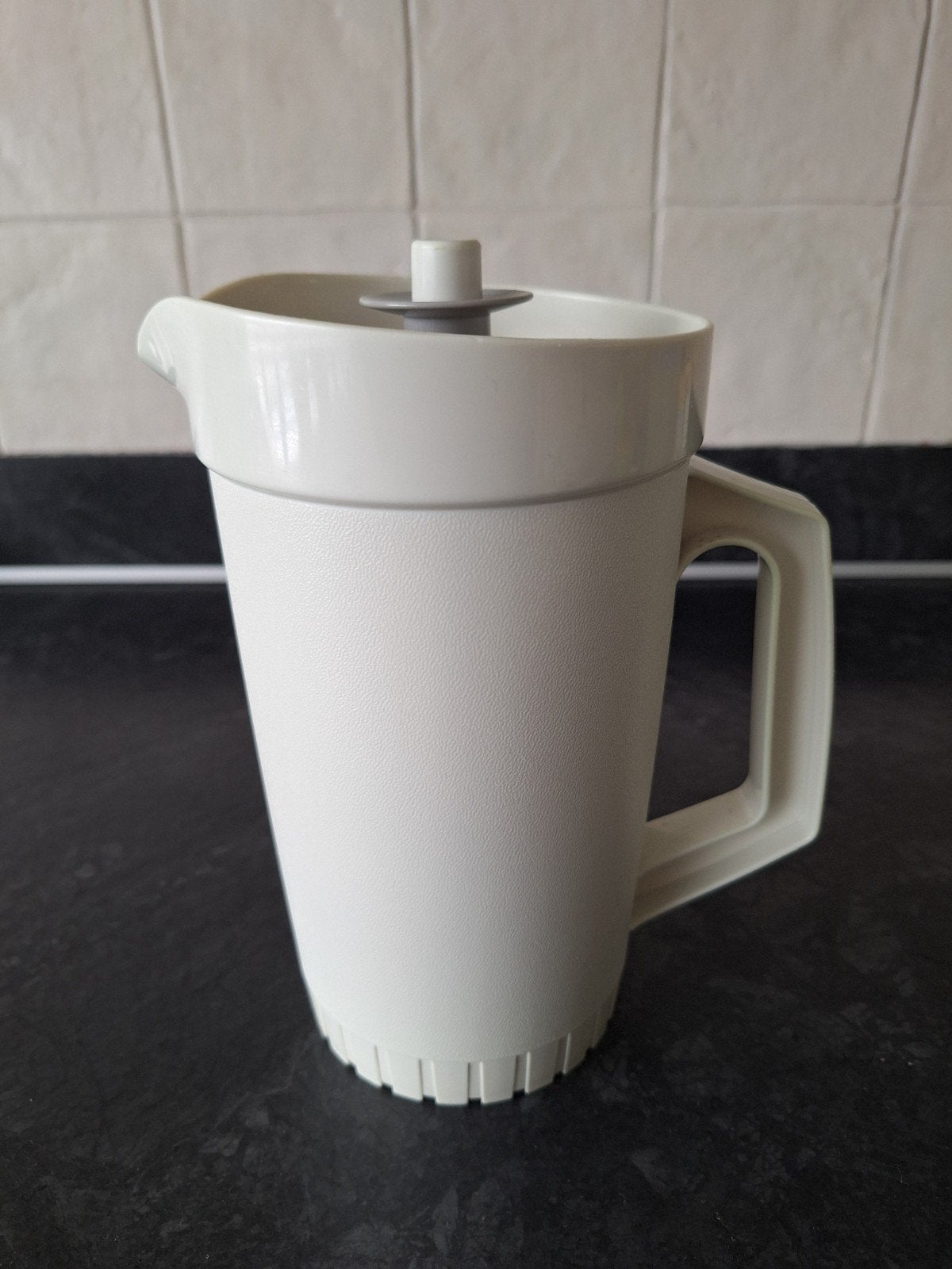 Tupperware Maatkan met Deksel - Crème/Grijs, Vaatwasserbestendig, Beker of Kan, Ophalen of Verzenden, Crème