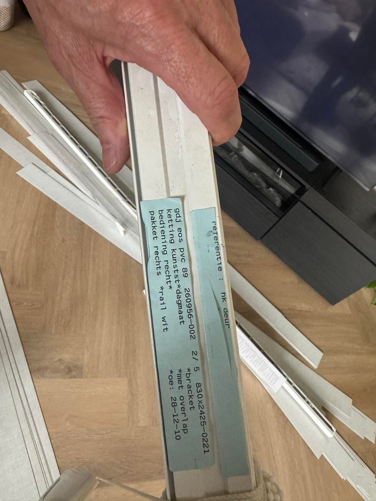 Luxaflex lamellen licht grijs, Gebruikt, Ophalen of Verzenden, 200 cm of meer, Grijs