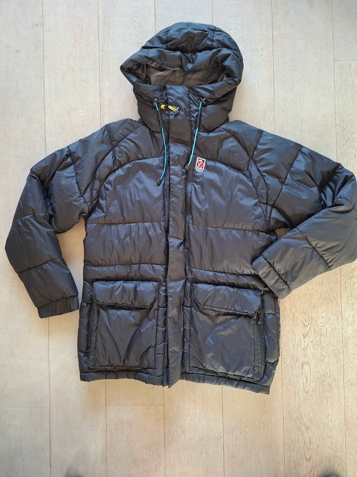 FAKE.  expedition down jacket  Mt XL  Blauw, Ophalen of Verzenden, Zo goed als nieuw, Maat 56/58 (XL), Blauw