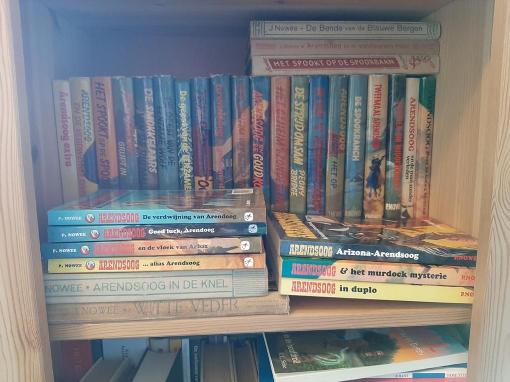 21x Arendsoog - hardcover en pockets (ook losse verkoop), Ophalen of Verzenden, Gelezen, J. Nowee