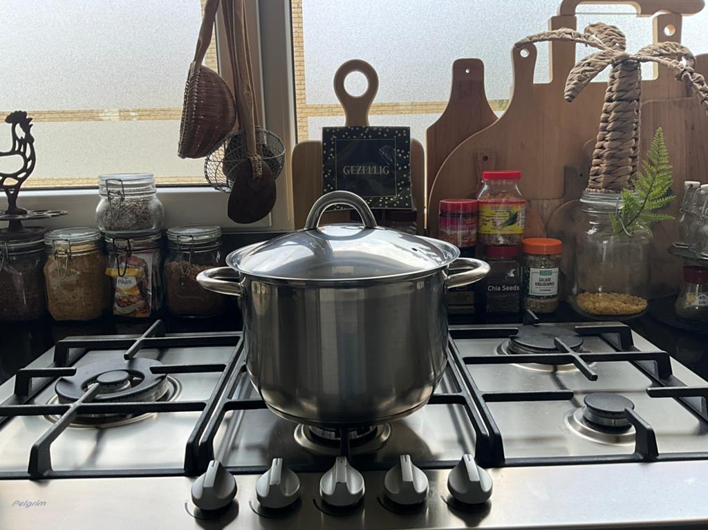 Soeppan 5 liter stampotpan mosselpan hapjespan lucht gaatje, Ophalen of Verzenden, Zo goed als nieuw