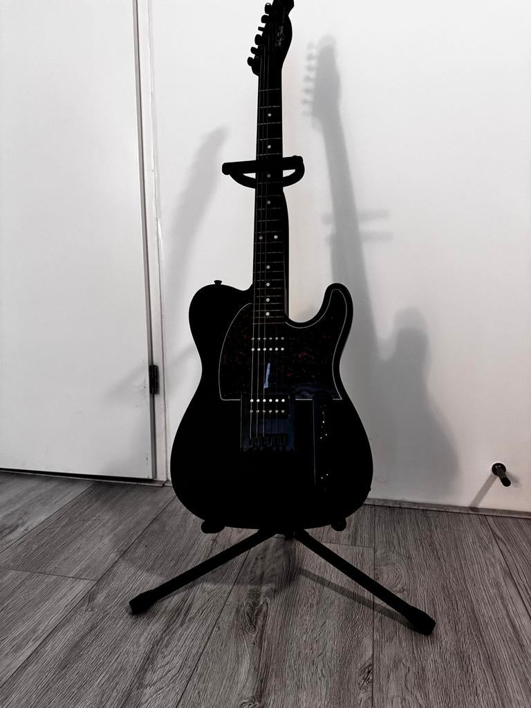 Harley benton gitaar met versterker, kabels en tas, Muziek en Instrumenten, Met versterker, Zo goed als nieuw, Solid body, Ophalen