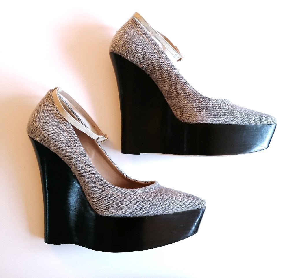 Burberry zware hoge pumps wedge plateauzool tweedstof 38 tnc, Pumps, Burberry, Verzenden, .
