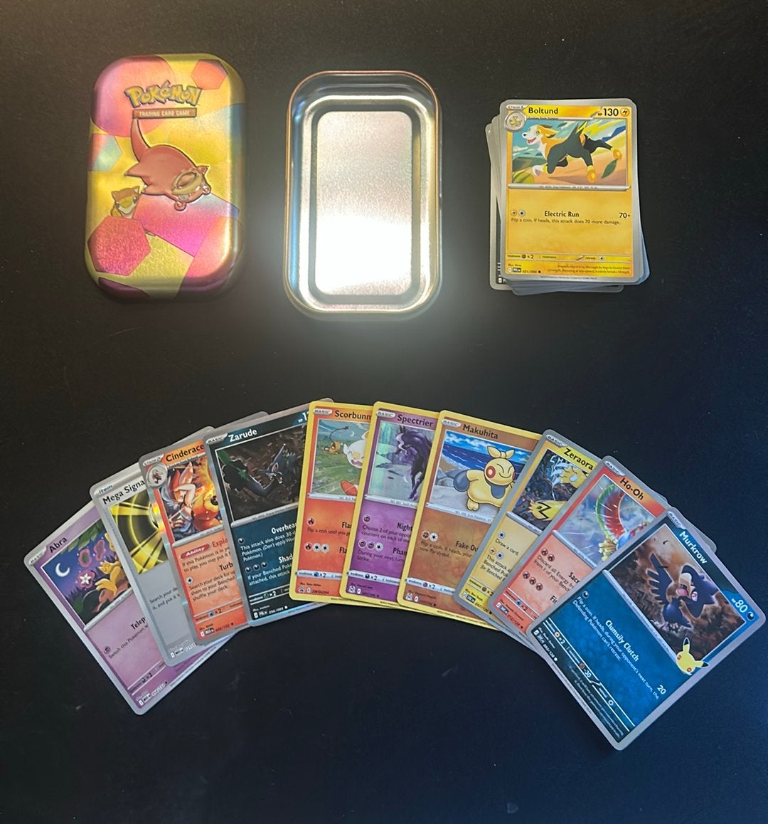 Pokemon blikjes met 50+ kaarten (10 glimmenden!), Hobby en Vrije tijd, Ophalen of Verzenden, Zo goed als nieuw, Meerdere kaarten