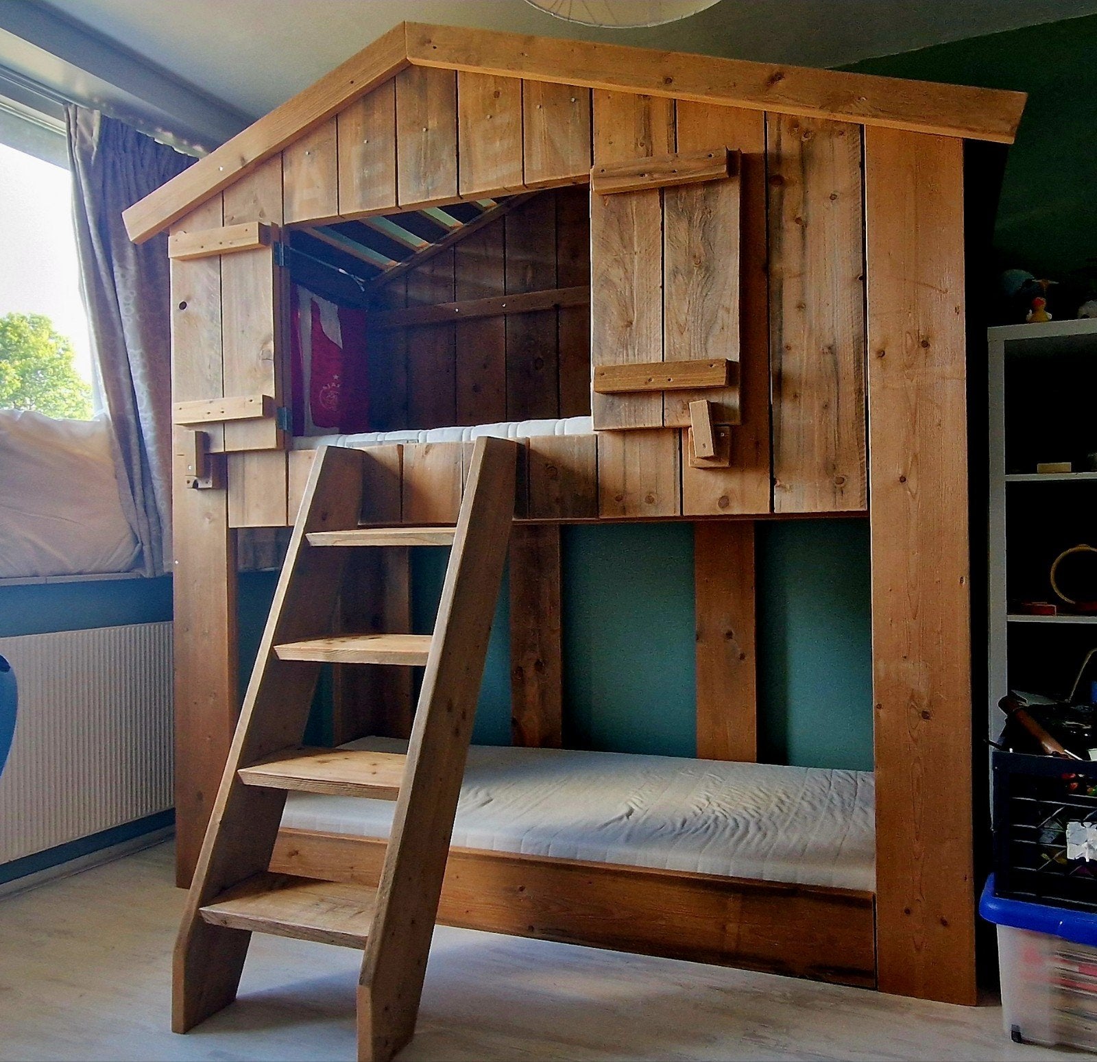 Steigerhouten kinderbed Saartje Prum - Hoogslaper, Ophalen, 85 tot 100 cm, Gebruikt, Lattenbodem