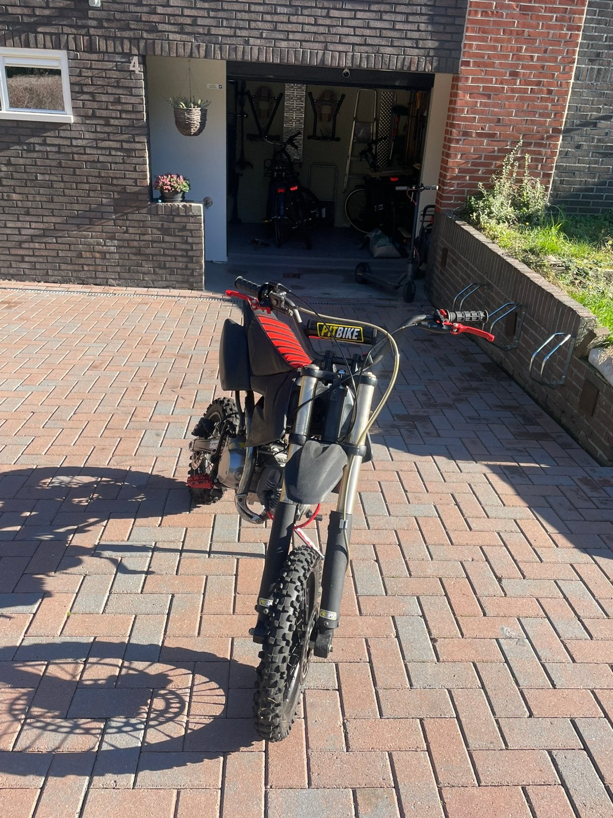 Pitbike 125cc 14pk motor (ZO GOED ALS NIEUW), 125 cc, Zo goed als nieuw, 4 versnellingen, Ophalen