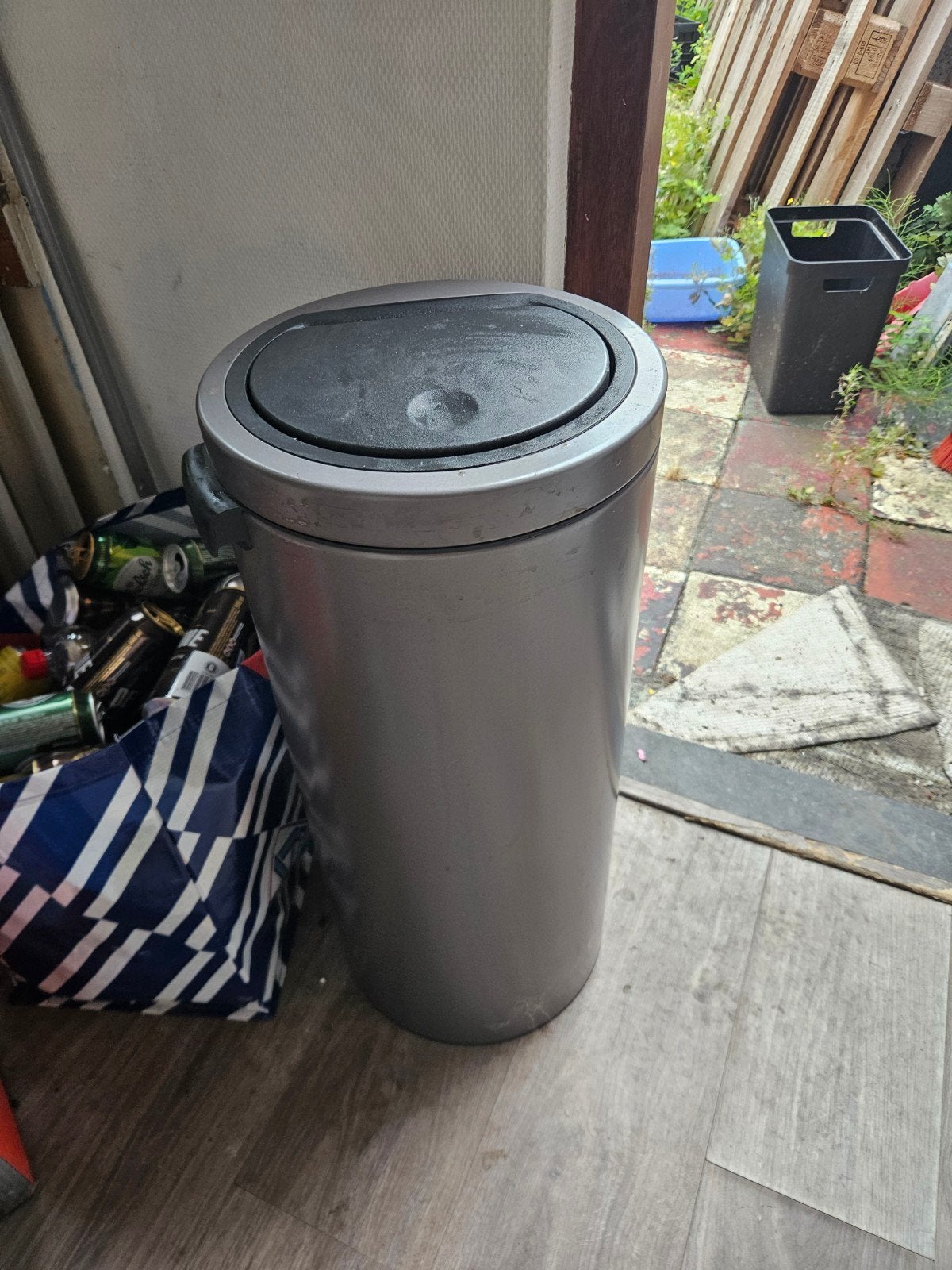 Brabantia Touch Bin - Zo goed als nieuw, Huis en Inrichting, Woonaccessoires | Prullenbakken, Ophalen, 50 – 75, Zo goed als nieuw