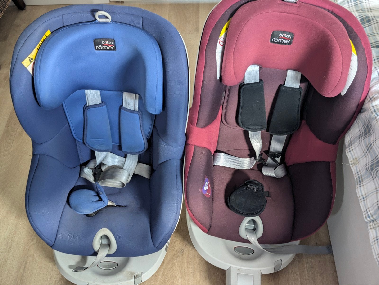 Britax Römer autostoel (blauw en rood), Kinderen en Baby's, Romer, 9 t/m 18 kg, Gebruikt, Autogordel