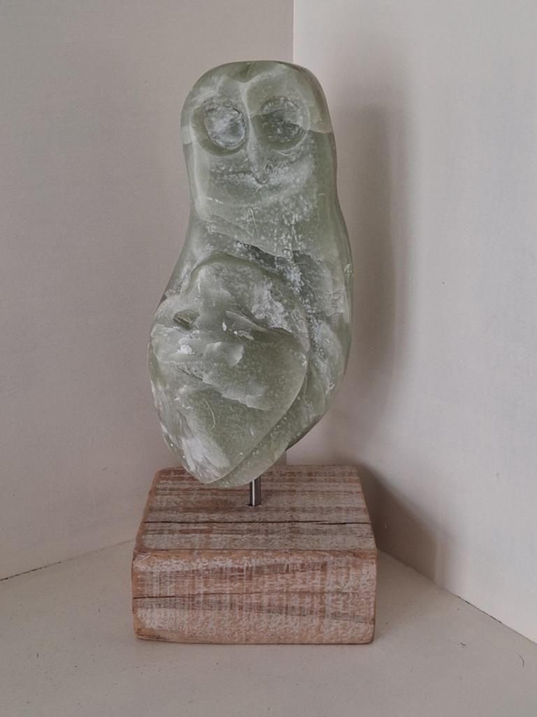 Handgemaakt Beeld – Uil van Chinese Groene Speksteen, Ophalen of Verzenden, 20 - 50 cm, Beeld, Europa