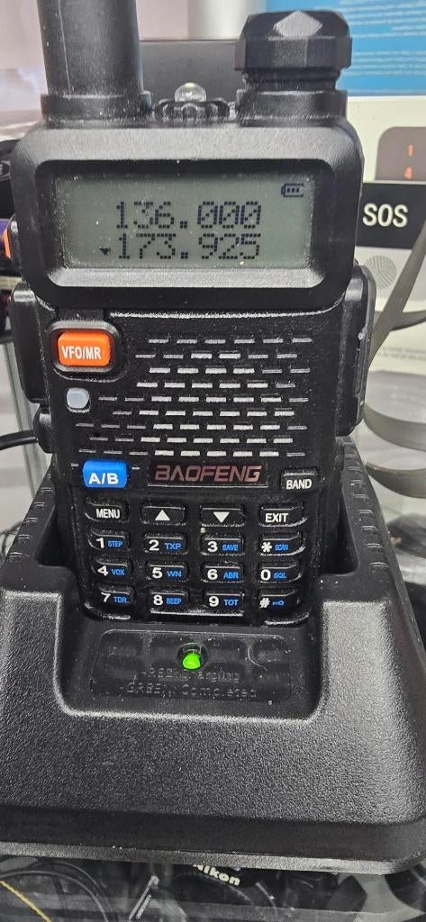 baofen gr uv-5 walkie talkie met  transceiver met lader, Ophalen, Zo goed als nieuw, 30 tot 200 kanalen, Draagbaar