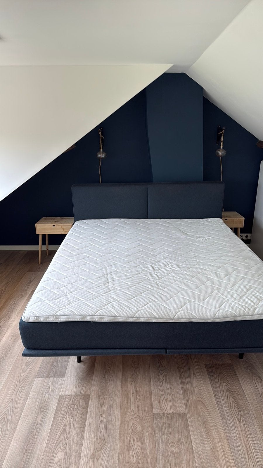 Petrol blauwe boxspring 4 jaar oud, zeer goede staat, Ophalen, Blauw, Tweepersoons, Zo goed als nieuw