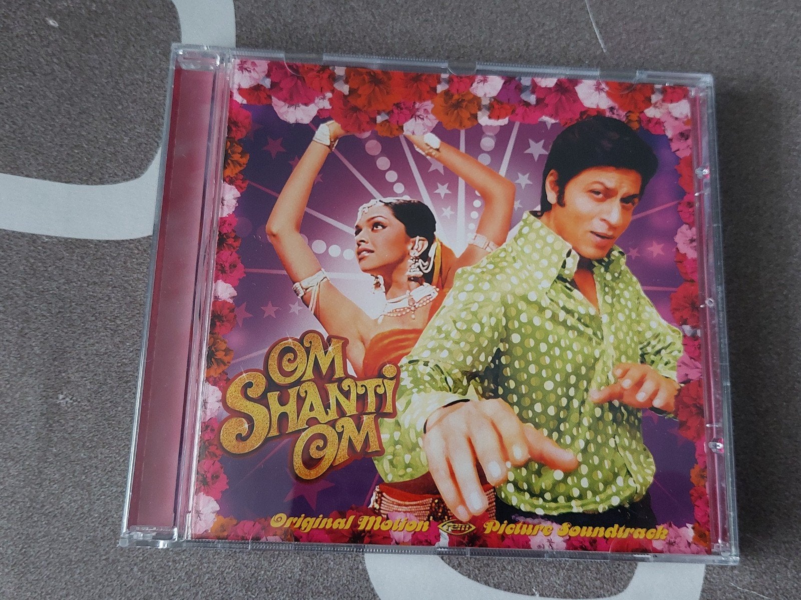 Shahrukh Khan. Om Shanti Om. Soundtrack Cd., Cd's en Dvd's, Bollywood, Ophalen of Verzenden, Zo goed als nieuw, Soundtrack
