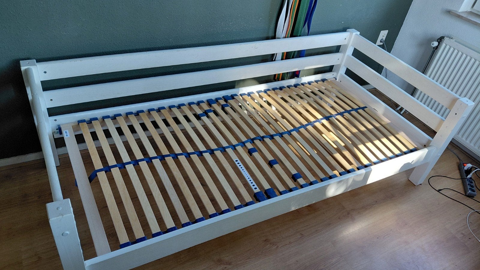 Wit houten bedframe met lattenbodem 90x200 cm, Ophalen, Gebruikt, 90 cm, Eenpersoons