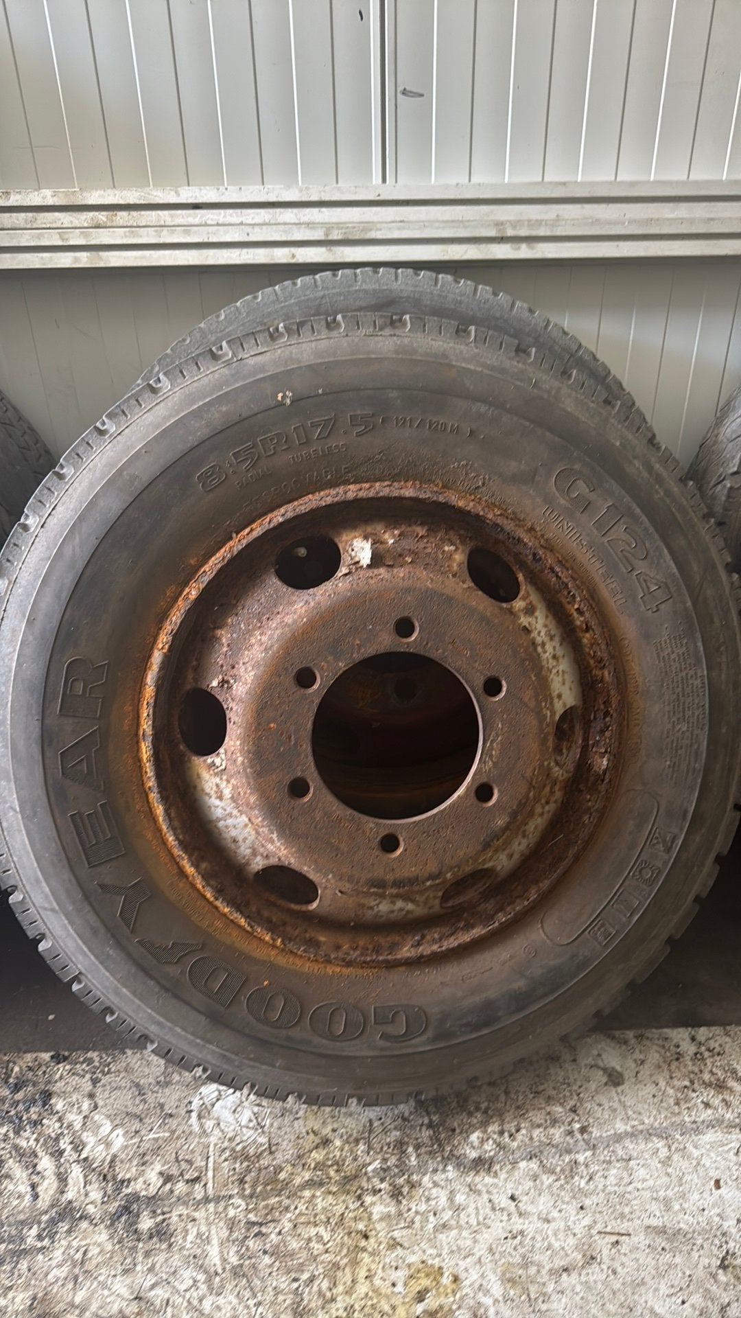 Mercedes vario velgen 17,5 inch 9 stuks, Auto-onderdelen, Vrachtwagen-onderdelen, Ophalen, Mercedes-Benz