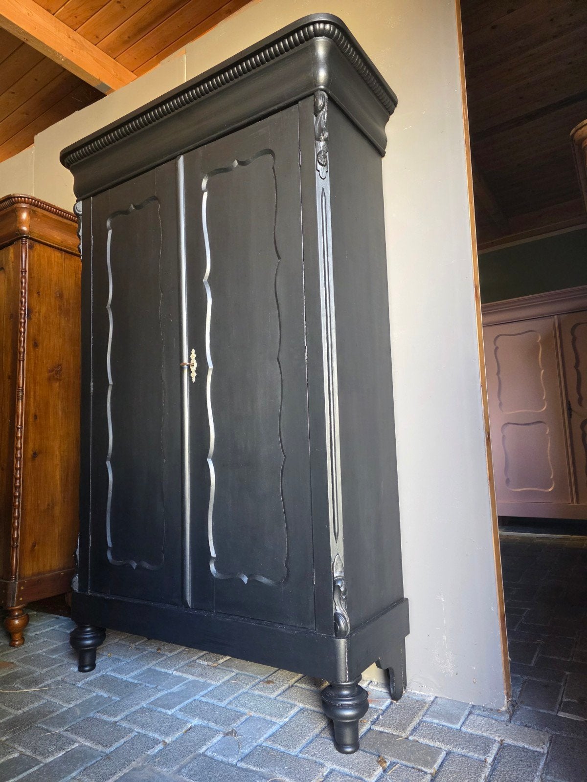 Zwarte biedermeier meidenkast kledingkast bezorgen mogelijk, Ophalen of Verzenden