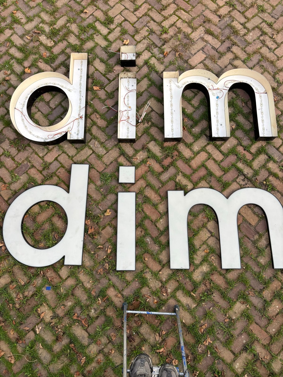 3 Vintage LED reclame letters 'dim’ (mid, pim…), Ophalen