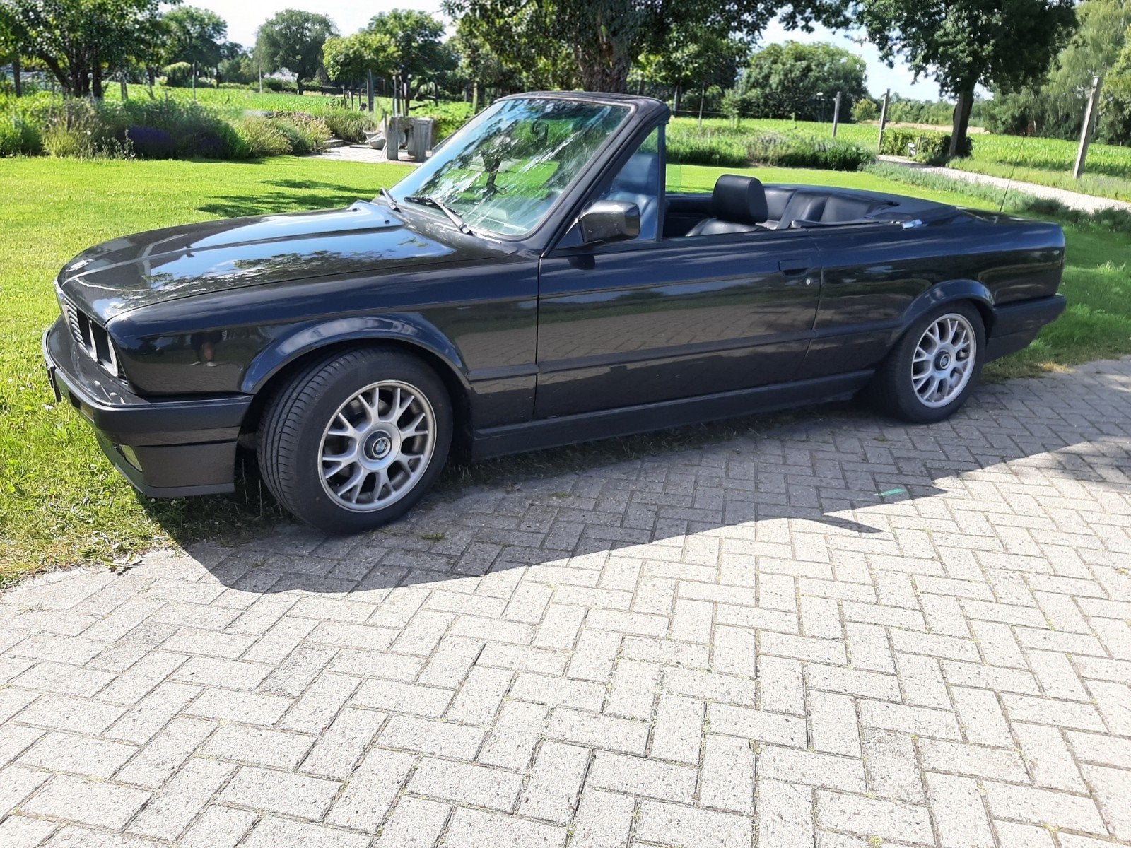 BMW 318 IS cabrio (M42) 140pk, type2, hardtop in kleur, Auto's, Achterwielaandrijving, Zwart, 4 cilinders, Cabriolet