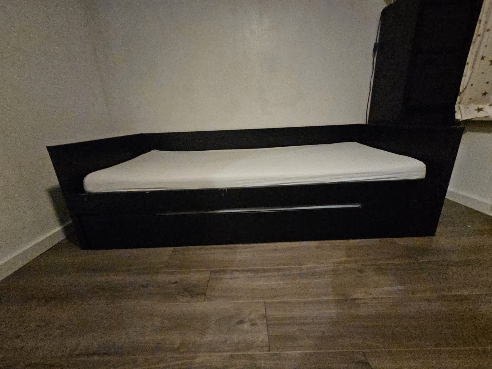 Bed met logeerbed, inclusief matrassen, Ophalen, Gebruikt, 90 cm, Eenpersoons