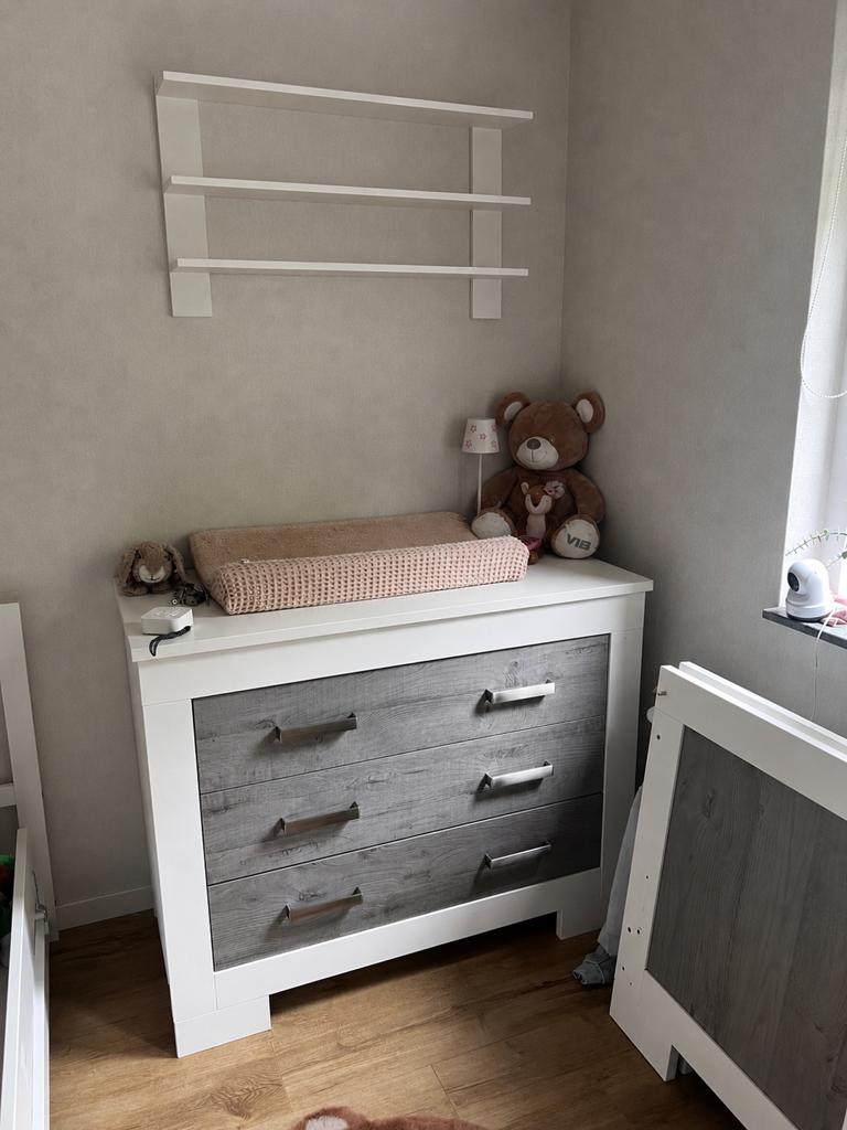 Complete babykamer: Commode, Kast en Ledikant (Lucca), Gebruikt, 50 tot 70 cm, Ophalen of Verzenden, 100 cm of meer