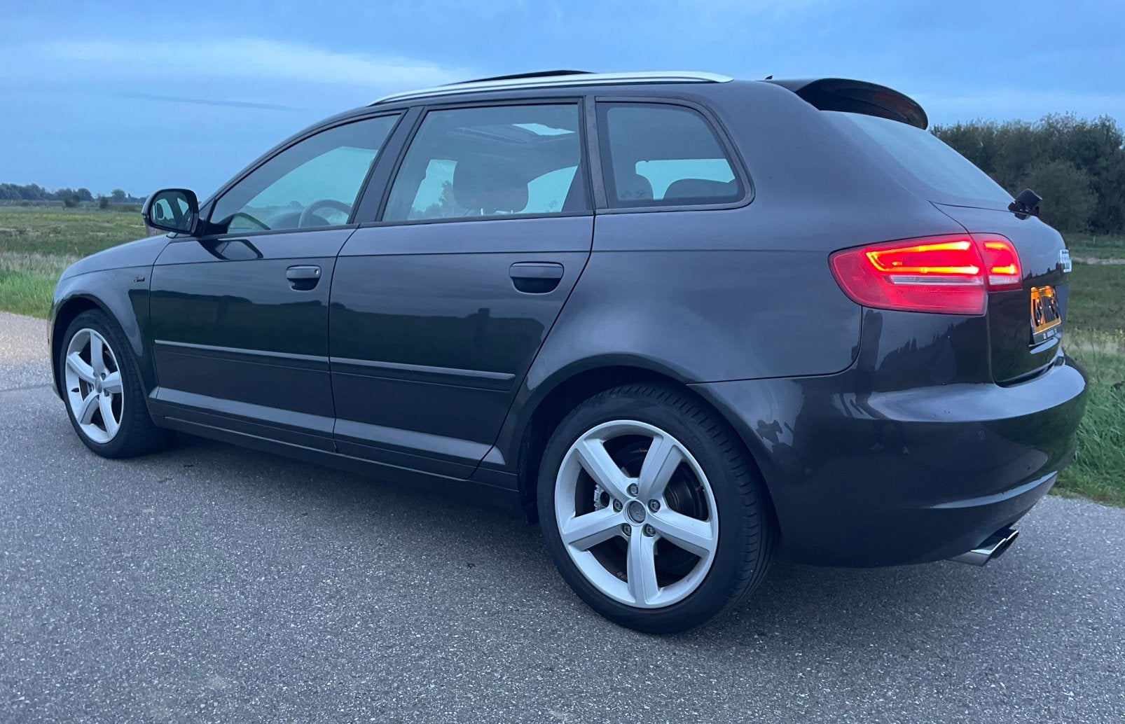 Foto 3 van AUDI A3 Sportback 1.8 TFSI automaat | PANO | leer | TREKHAAK
