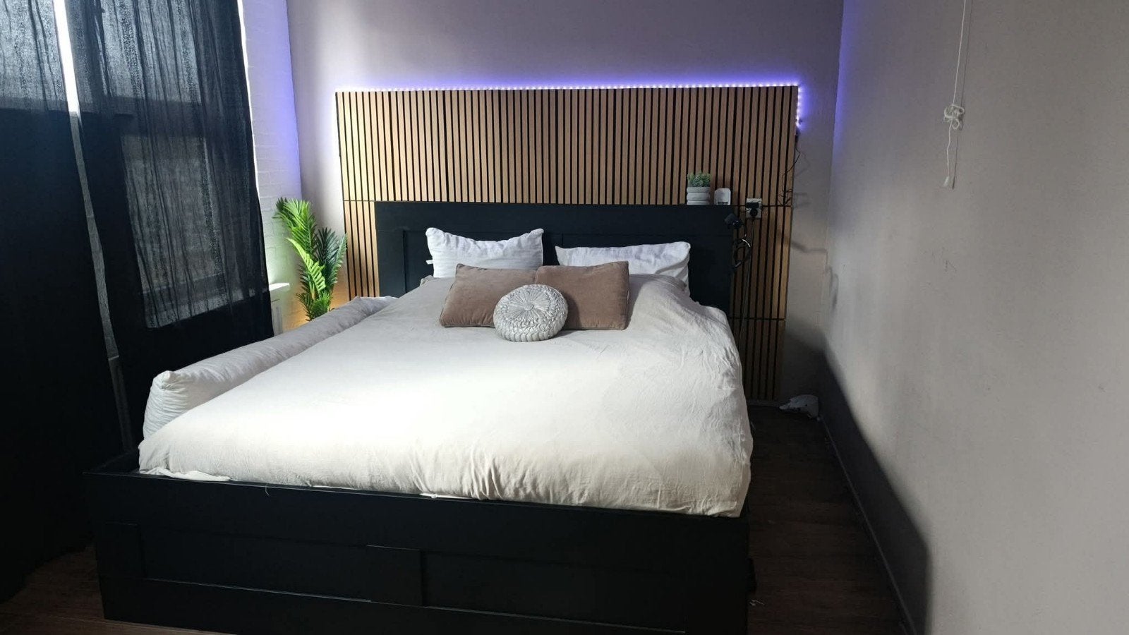 IKEA bed 180x200 met hoofdbord, opbergruimte en 4 lades, Ophalen, Gebruikt, Zwart, Tweepersoons