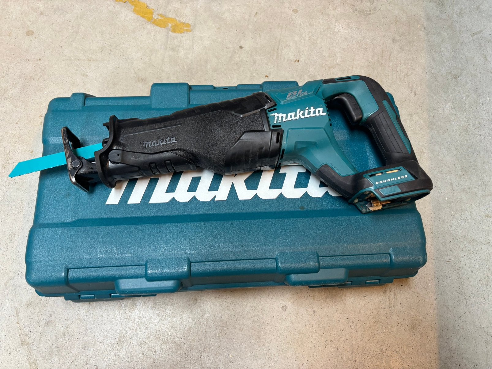 Foto 3 van Makita DJR187ZK 18v reciprozaag in koffer