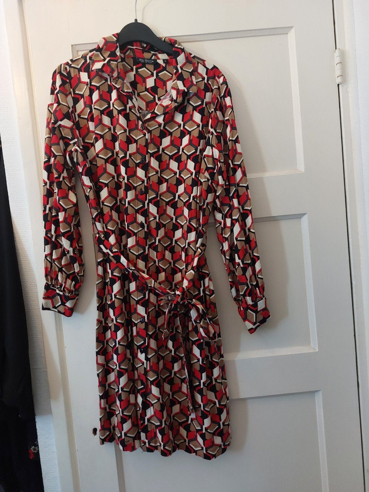 So Soire Jurk met Geometrisch Patroon - Maat S, Kleding | Dames, Jurken, So Soire, Meerkleurig, Ophalen of Verzenden, Zo goed als nieuw