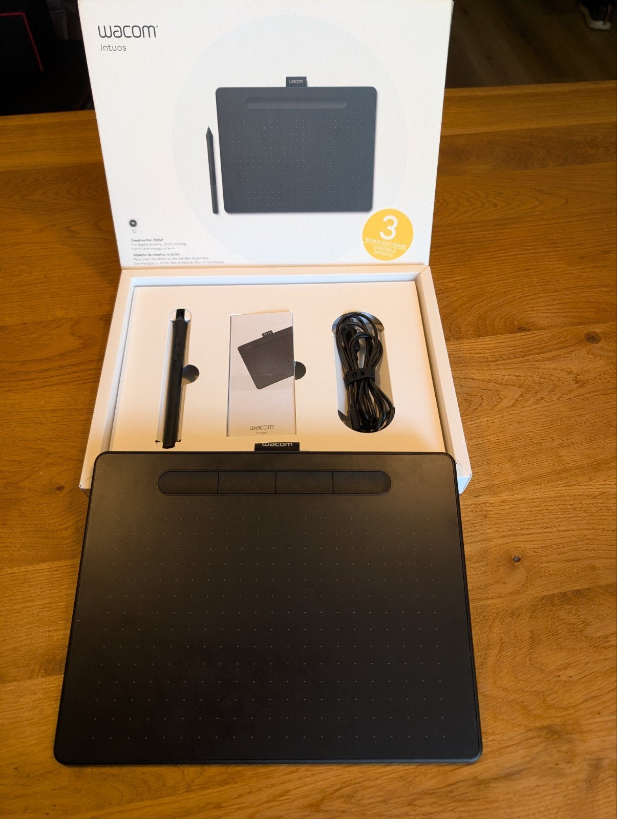 Wacom Intuos M Zwart Tekentablet - Zo goed als nieuw, Computers en Software, Tekentablets, Ophalen of Verzenden, Zo goed als nieuw