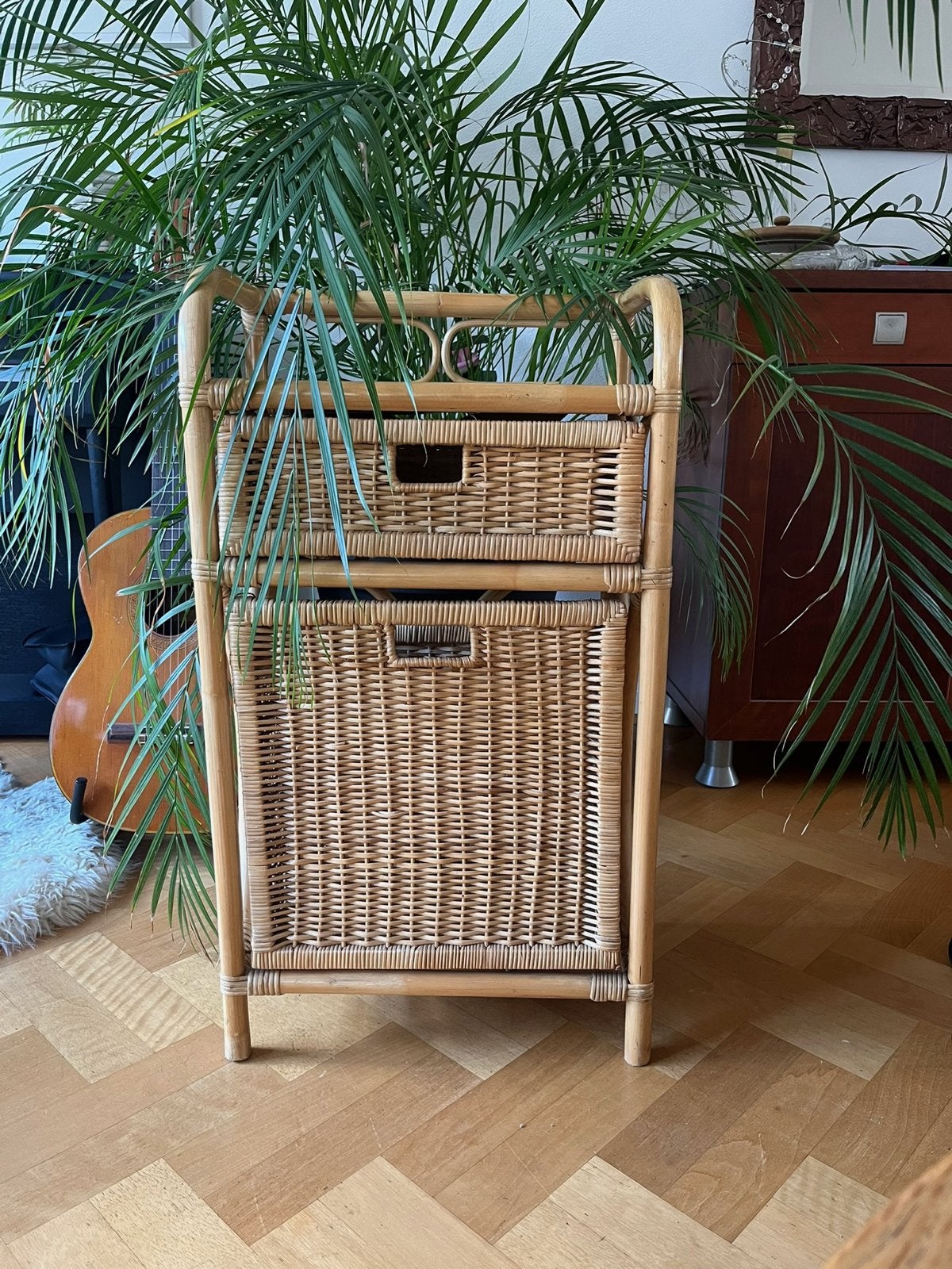 Foto 9 van Vintage rotan ladekastje met 2 laden