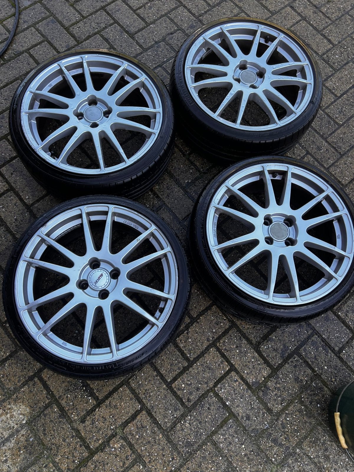Alutec velgen 18 inch 4x100, Auto-onderdelen, Ophalen, 18 inch, 215 mm, Zomerbanden