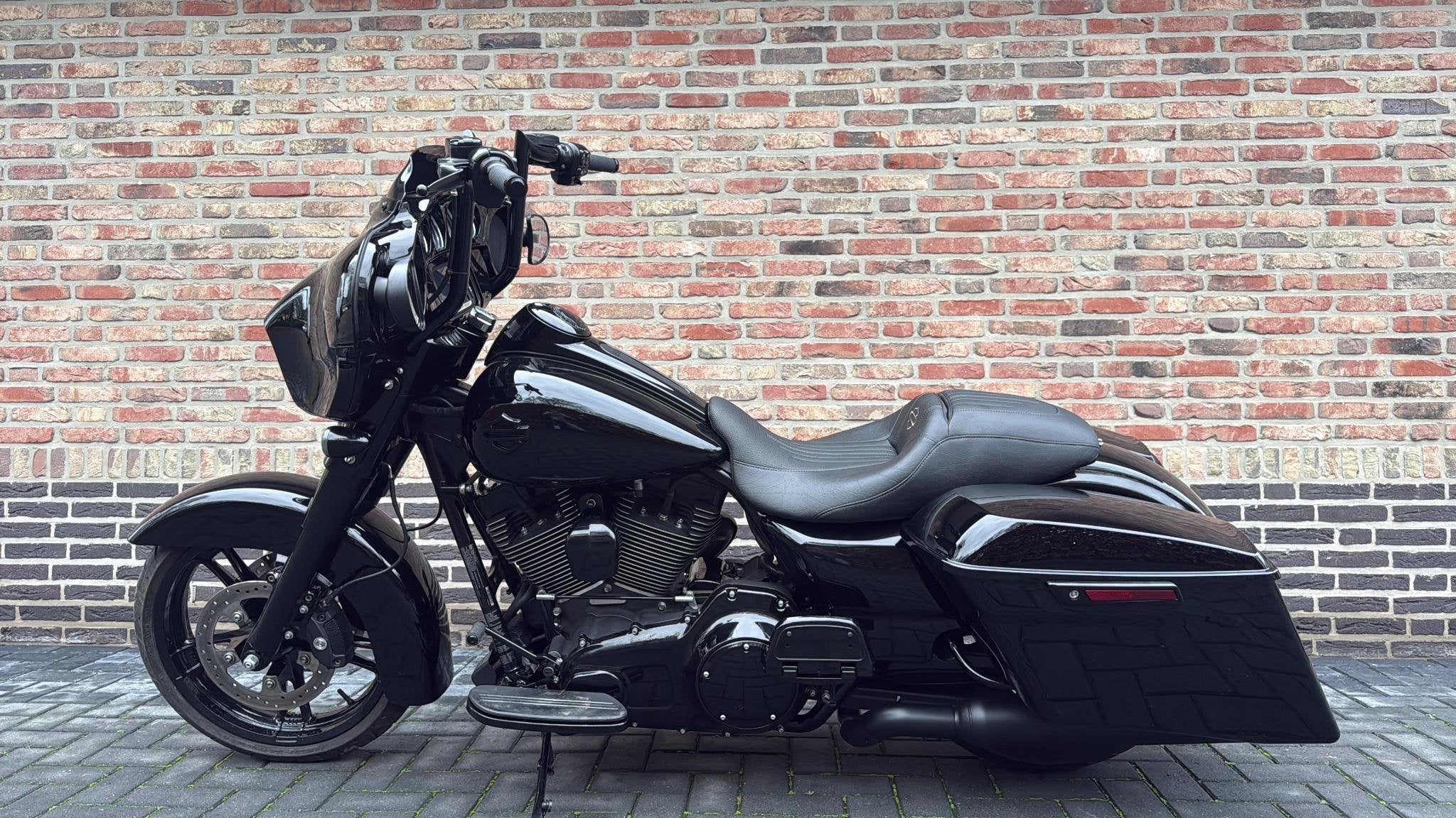 Harley Davidson 103 FLHX Streetglide Street Glide Black Out, 1690 cc, Bedrijf, LED Verlichting, Meer dan 35 kW